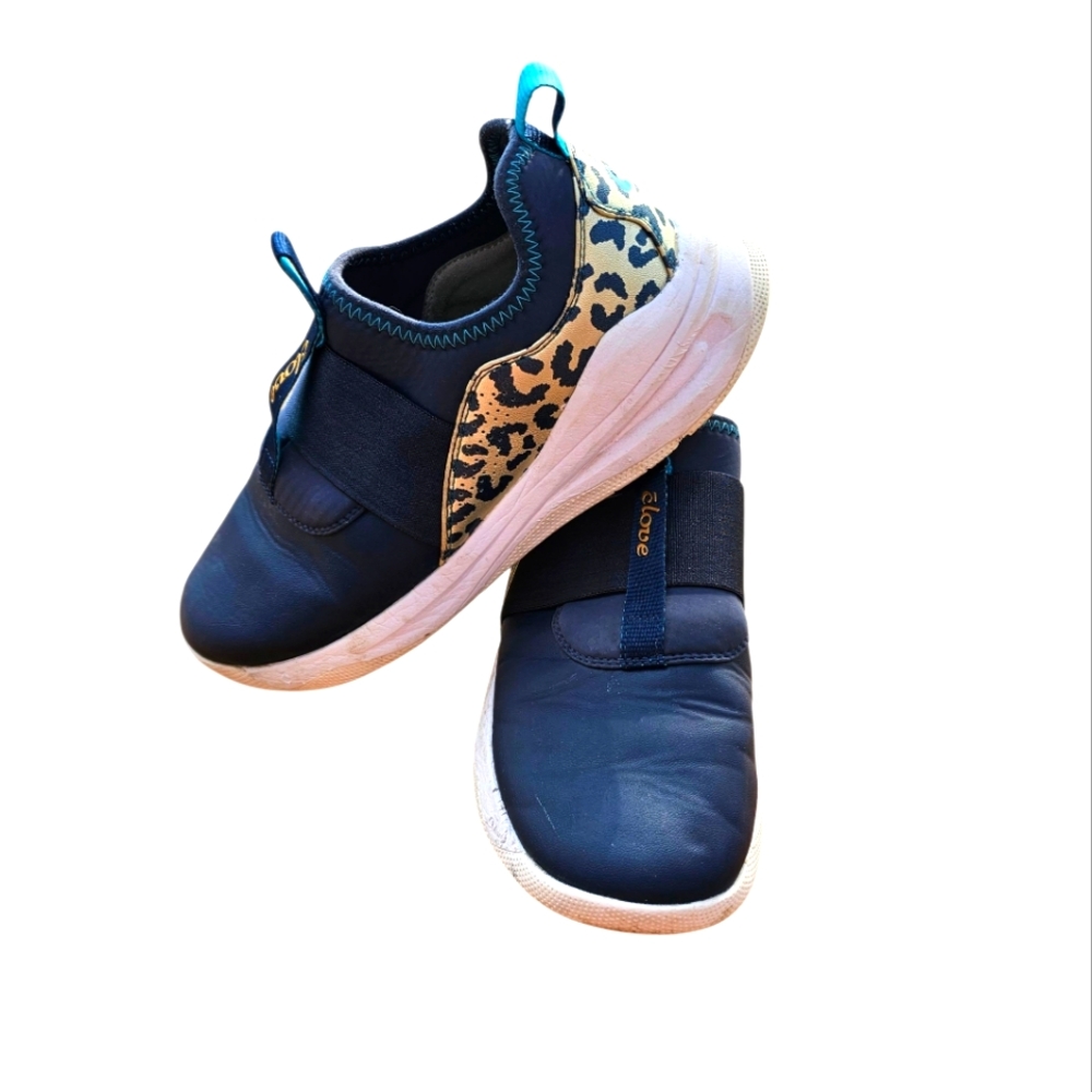 Clove Nursing Shoes